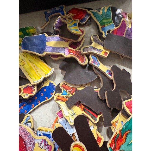 Wooden Dress Up Dolls and pets Magnetic Clothing Figures Play Set shoes clothes - Picture 2 of 10